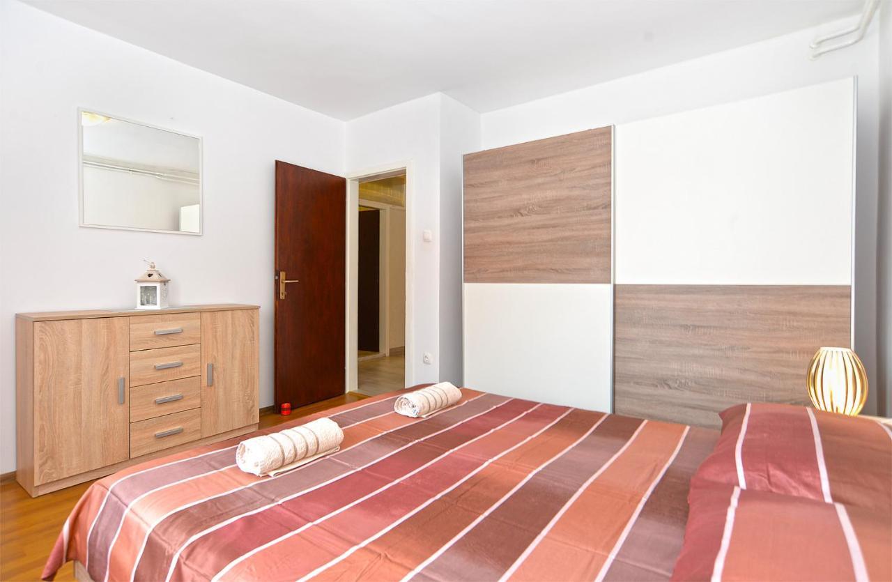 Apartments Milka 2074 Poreč Exterior foto