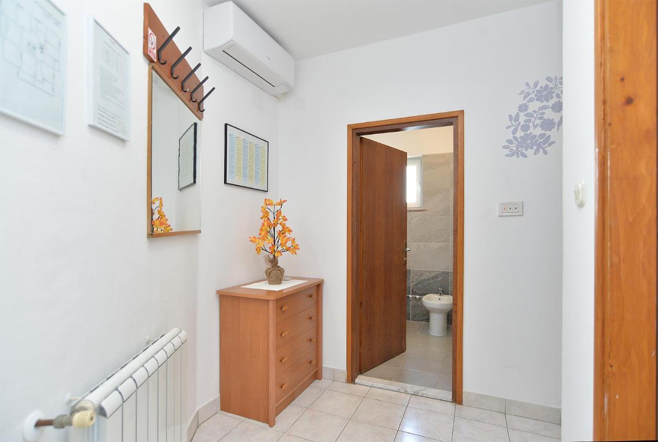 Apartments Milka 2074 Poreč Exterior foto